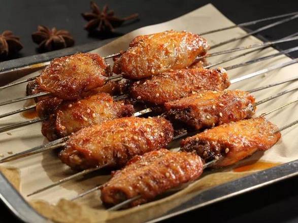 BBQ chicken wings kabob (2) 烤鸡中翅 (2串)